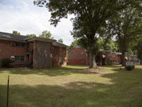 Colonial Estates in Winston-Salem, NC - Foto de edificio - Building Photo