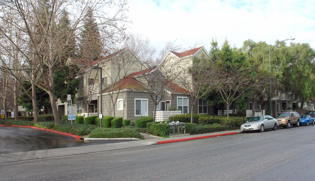 The Fountains in Mountain View, CA - Building Photo