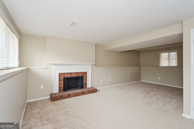 2077 Raintree Pl in Lithonia, GA - Foto de edificio - Building Photo