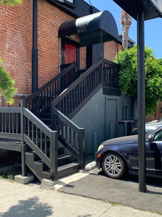 1777 Westwood Blvd, Unit 202 in Los Angeles, CA - Building Photo