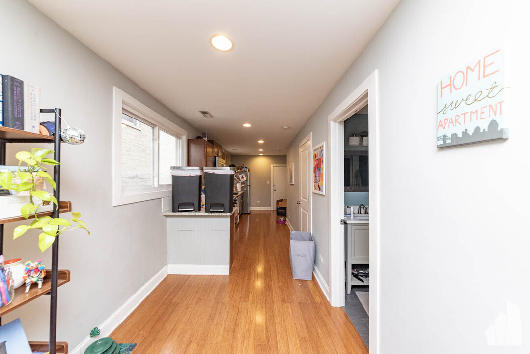 848 N Wood St, Unit 3 in Chicago, IL - Building Photo