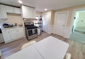 237 Columbia St, Unit 3 in Cambridge, MA - Building Photo