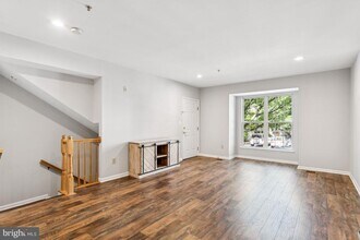 1546 Northern Neck Dr in Vienna, VA - Building Photo - Building Photo