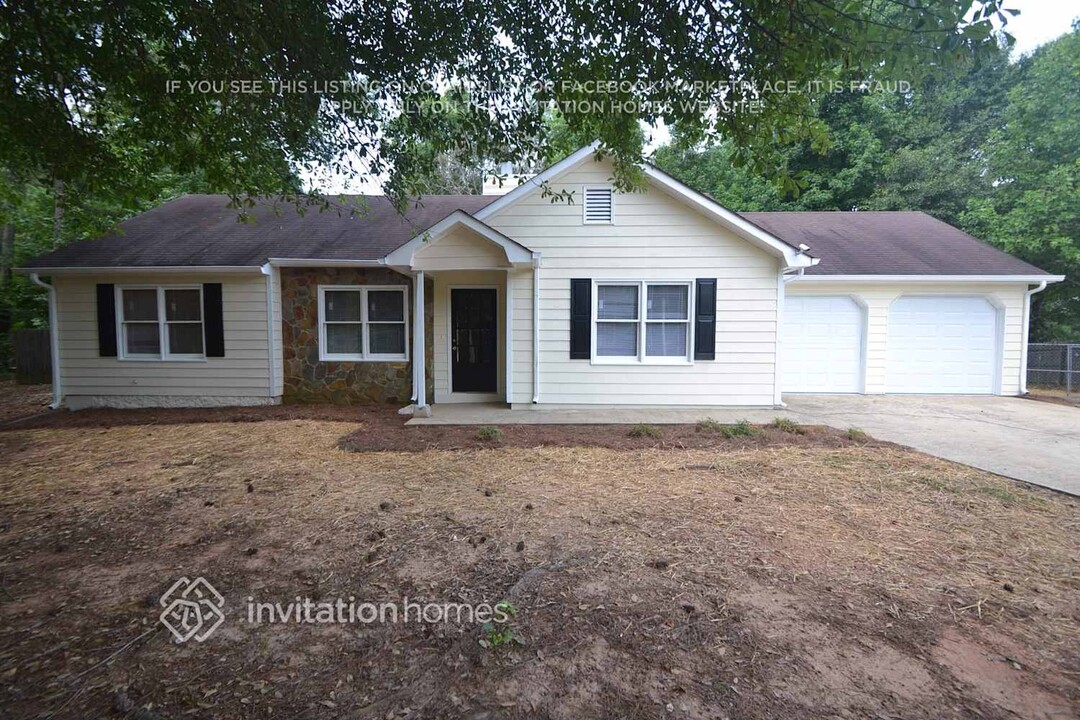22 Welcome Wood Dr in Newnan, GA - Foto de edificio