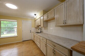 7103 Howerington Cir in Austin, TX - Building Photo - Building Photo