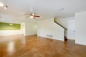 1928 Holly Hill Dr in Austin, TX - Building Photo - Building Photo
