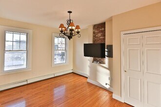 82 Bremen St, Unit 2 in Boston, MA - Building Photo - Building Photo