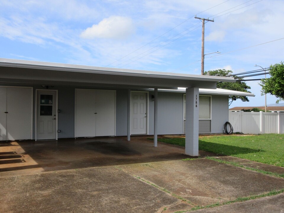 1788 Hoolana St in Pearl City, HI - Building Photo