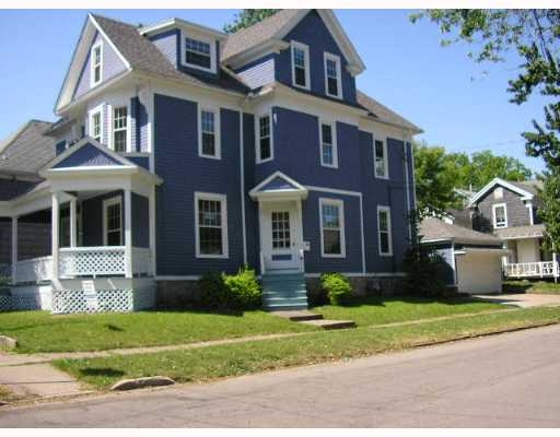 94 Cottage in Lockport, NY - Building Photo