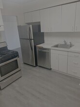 9009 W Golf Rd in Des Plaines, IL - Building Photo - Building Photo