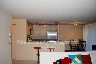 8244 126th Ave NE in Kirkland, WA - Building Photo - Building Photo