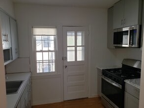 4806 187th St in Fresh Meadows, NY - Building Photo - Building Photo