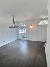 2010 Stoney Brook Dr in Houston, TX - Building Photo - Building Photo