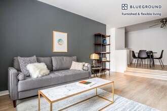 20 E Scott St in Chicago, IL - Building Photo - Building Photo