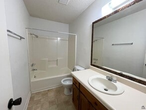 146 Daisy Adams Rd in Cochran, GA - Building Photo - Building Photo