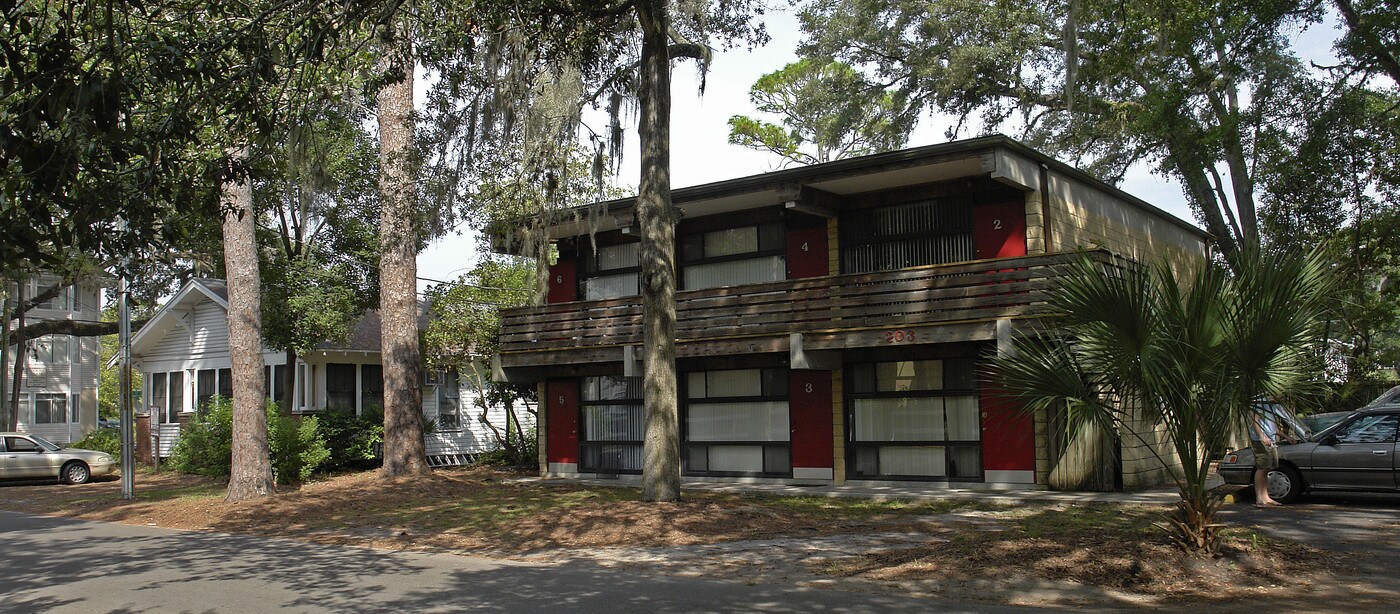 203 NW 15th St in Gainesville, FL - Building Photo