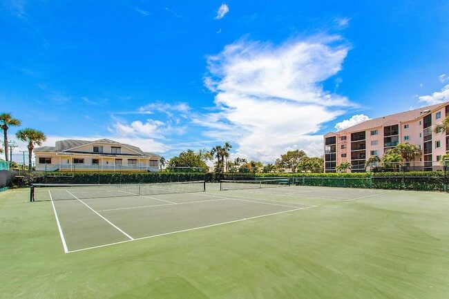 275 Palm Ave, Unit A201 in Jupiter, FL - Foto de edificio - Building Photo