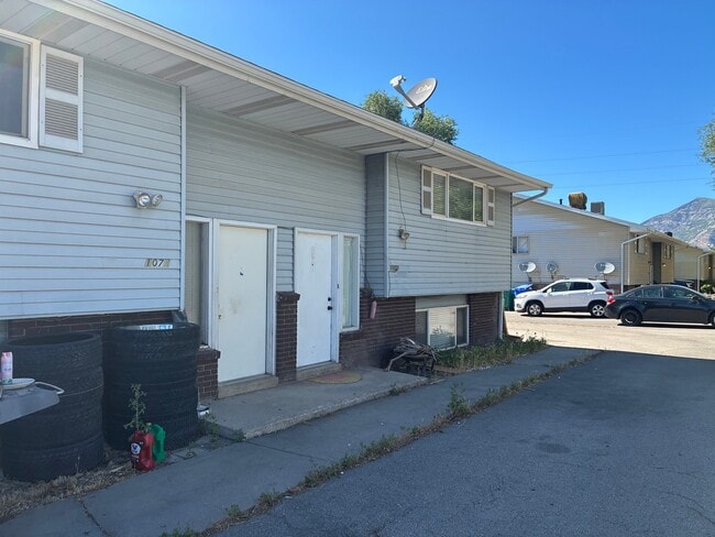 property at 1078 N 185 W