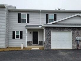 140 Robert Cir in Lebanon, PA - Building Photo