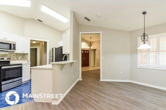 812 Crestridge Dr in Tarpon Springs, FL - Building Photo - Building Photo