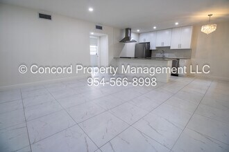 1423 SW 2nd St in Fort Lauderdale, FL - Building Photo - Building Photo