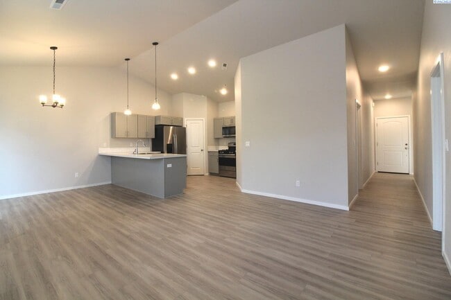 5305 Remington Dr in Pasco, WA - Building Photo - Building Photo