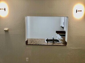 6043 10th Ave N in Greenacres, FL - Building Photo - Building Photo