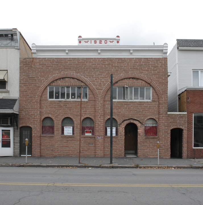 10 N Kennedy St in Mcadoo, PA - Building Photo