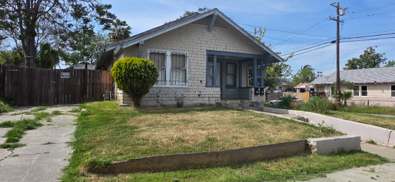 1220 York St in Pittsburg, CA - Building Photo