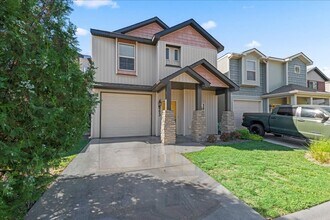 8773 W Evening Star Ln in Boise, ID - Building Photo - Building Photo