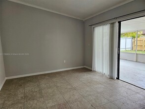 6455 SW 135th Ave in Miami, FL - Building Photo - Building Photo
