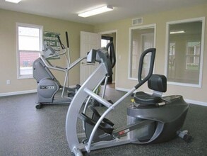 6807 West Pages Lane in Louisville, KY - Building Photo - Building Photo