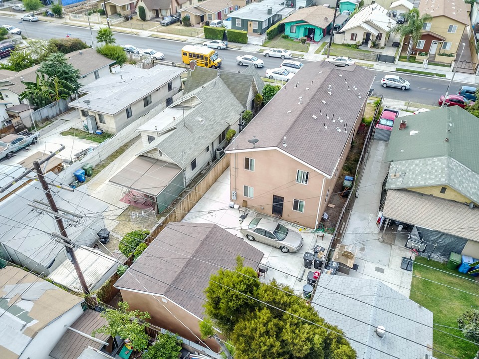 309 E 59th Pl in Los Angeles, CA - Building Photo