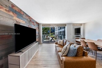 1541 Brickell Ave in Miami, FL - Building Photo - Building Photo