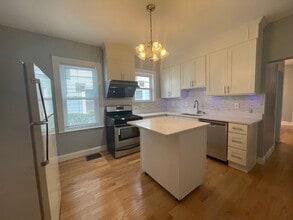 24 Litchfield St, Unit 1 in Boston, MA - Building Photo - Building Photo
