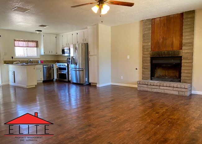 1103 N Mono Ct in Ridgecrest, CA - Building Photo - Building Photo