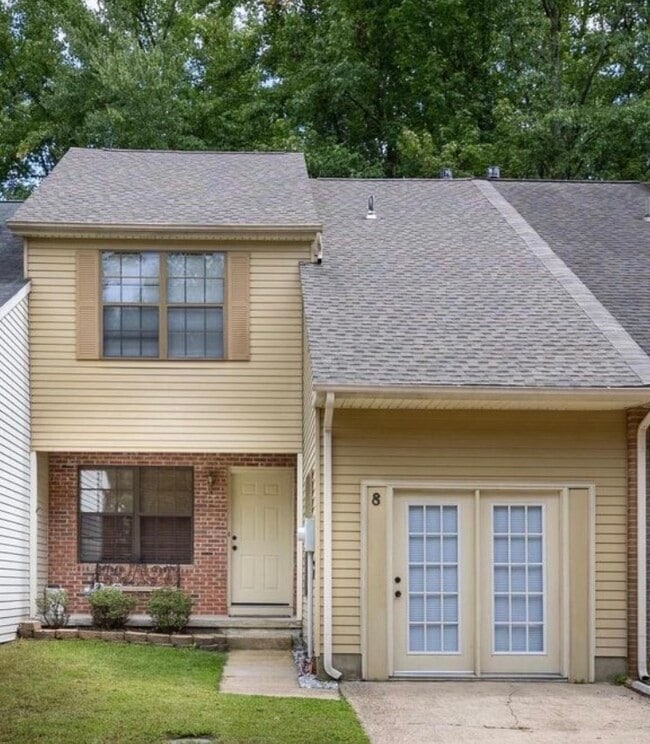 8 Regent Ct in Medford, NJ - Building Photo - Building Photo