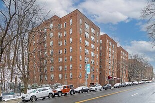 Park Lane in Bronx, NY - Building Photo