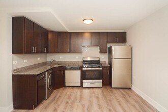 3539 N Broadway in Chicago, IL - Building Photo - Building Photo