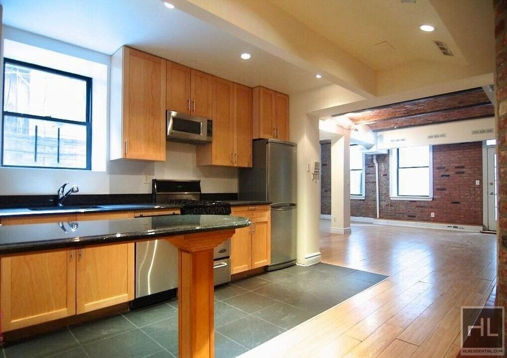 E 18TH ST. in New York, NY - Building Photo