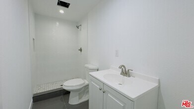 1732 Crenshaw Blvd in Los Angeles, CA - Building Photo - Building Photo