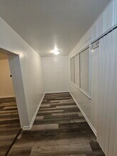 37252 Jefferson Ave, Unit 1 in Harrison Township, MI - Foto de edificio - Building Photo