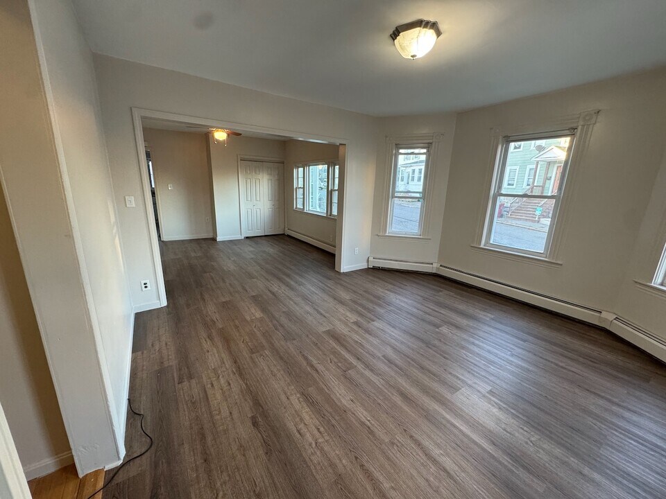 48 Fisher St, Unit 48 in Lowell, MA - Building Photo