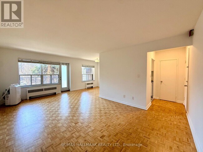 30 Upper Canada Dr in Toronto, ON - Building Photo - Building Photo