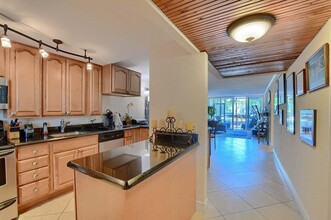 3 Royal Palm Way in Boca Raton, FL - Building Photo - Building Photo