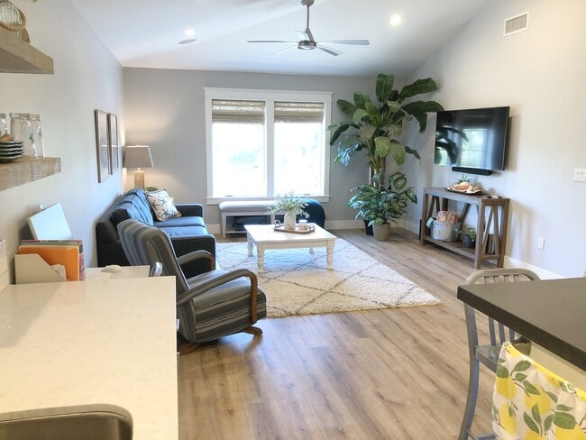 27593 High Vista Dr in Escondido, CA - Building Photo - Building Photo