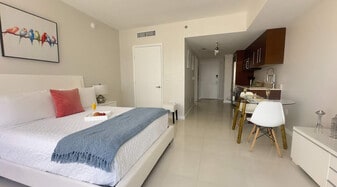 485 Brickell Ave in Miami, FL - Building Photo