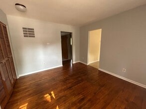 248 E Drahner Rd in Oxford, MI - Building Photo - Building Photo