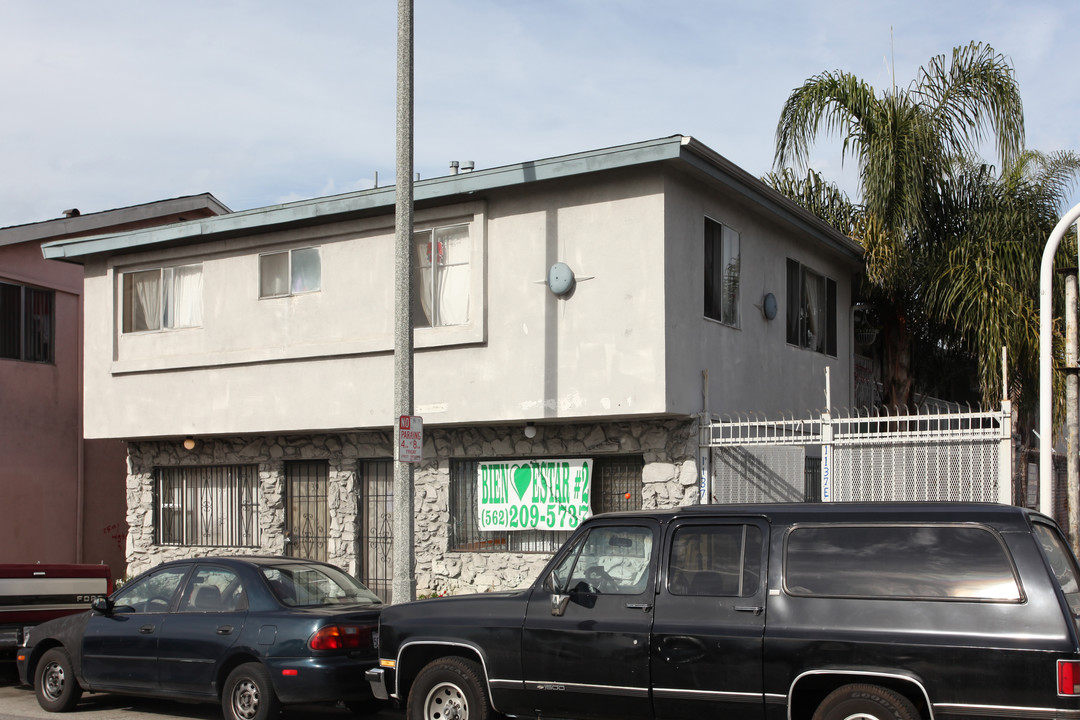 1137 E 7th St in Long Beach, CA - Building Photo