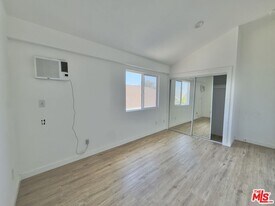 1732 Crenshaw Blvd in Los Angeles, CA - Building Photo